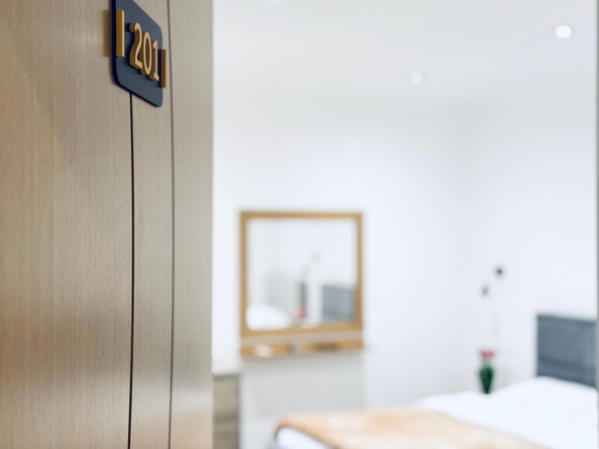 Kutal Park Inn Hotel Përmet Eksteriør billede