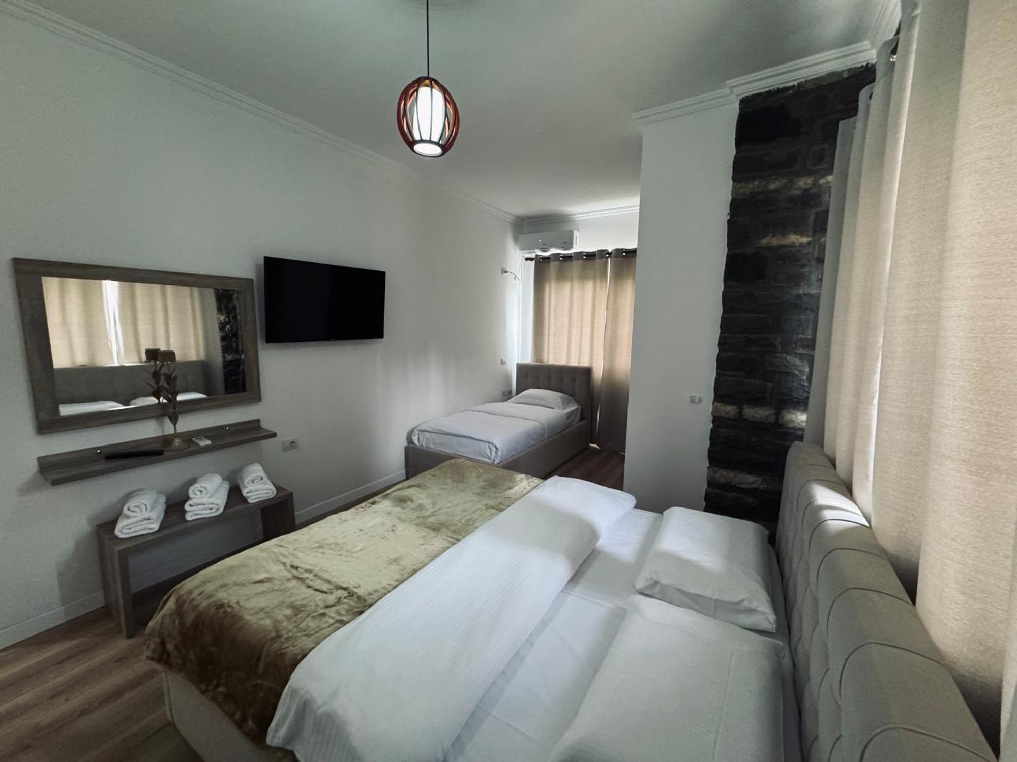 Kutal Park Inn Hotel Përmet Eksteriør billede