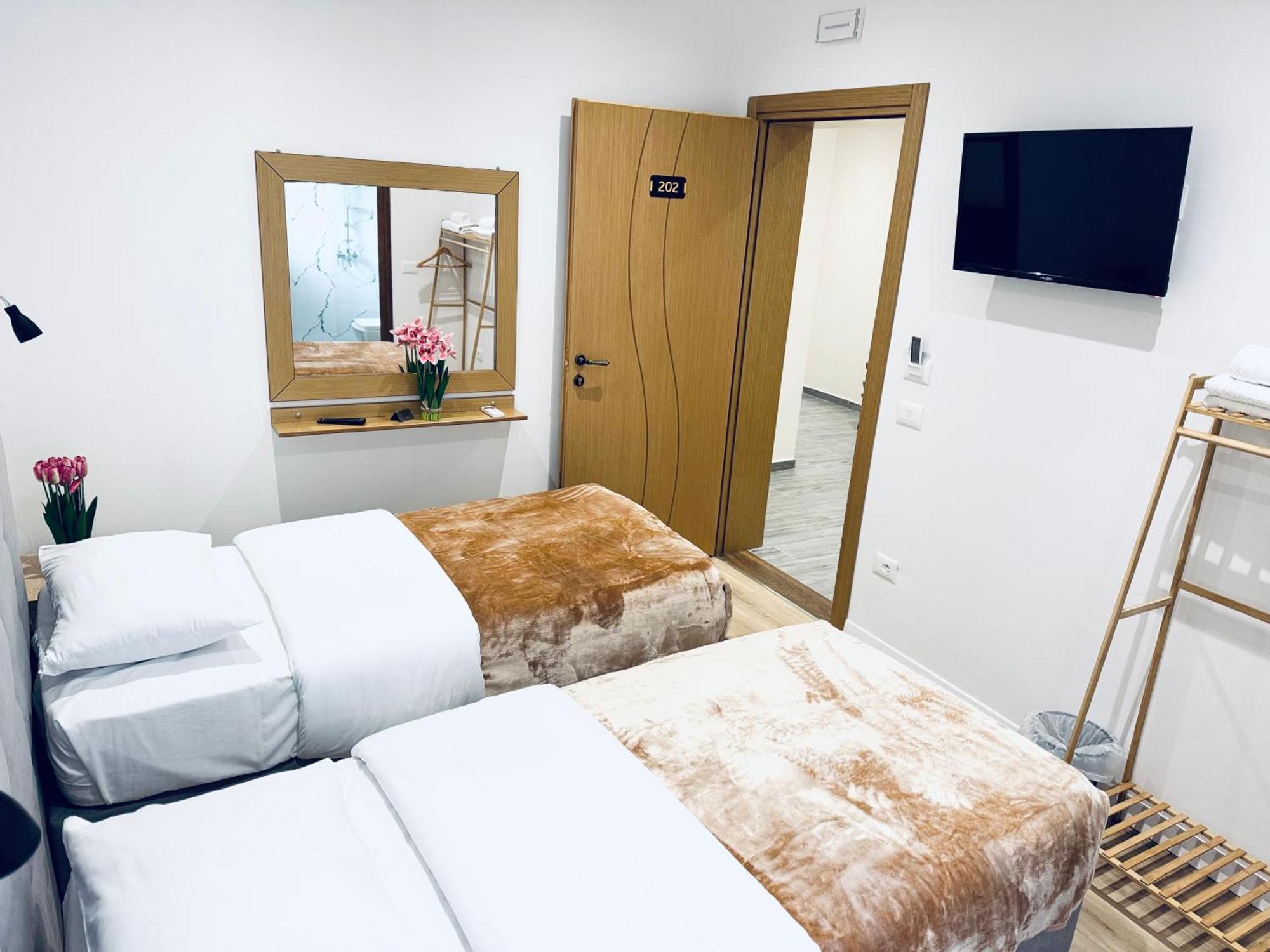 Kutal Park Inn Hotel Përmet Eksteriør billede