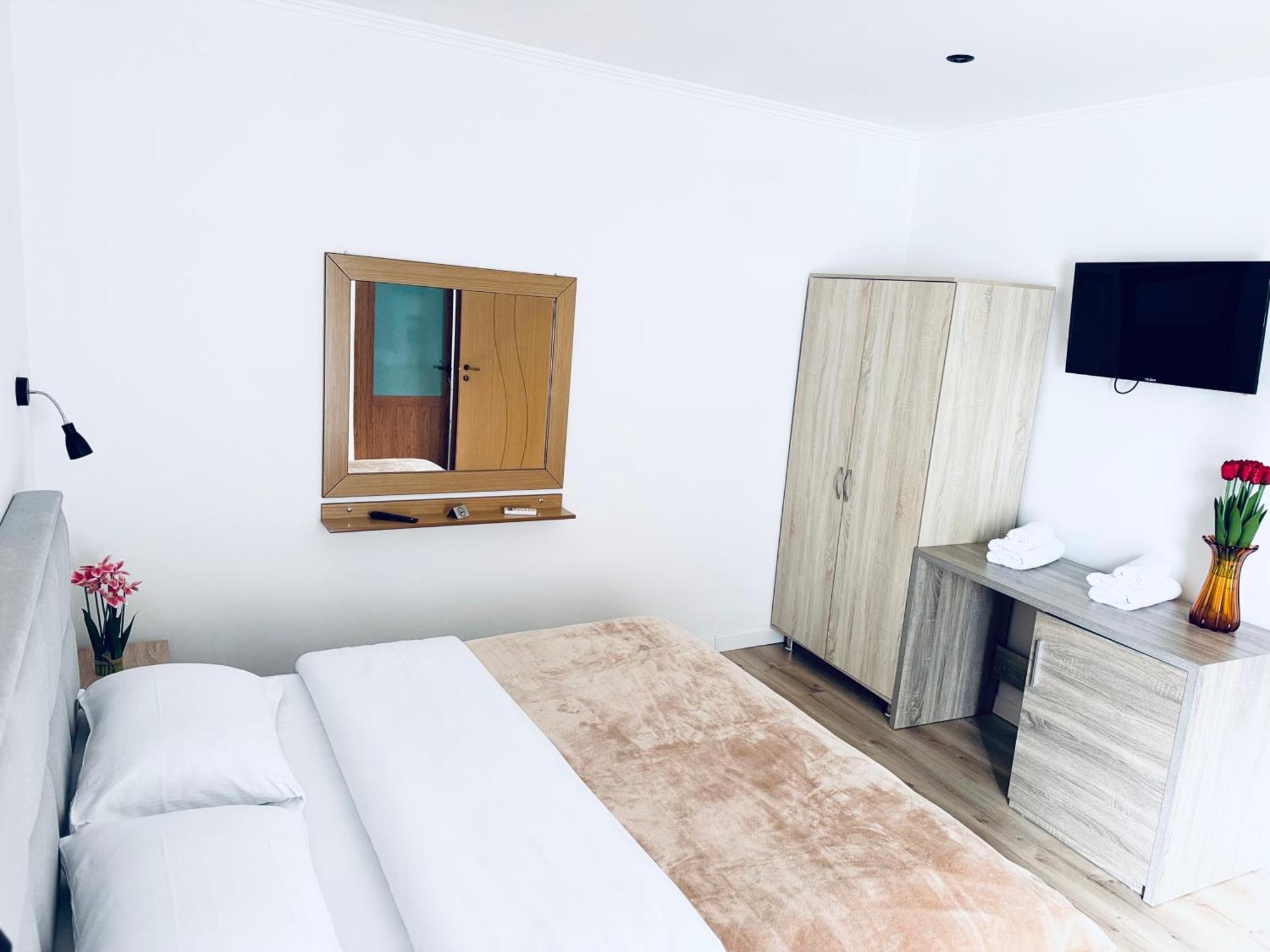 Kutal Park Inn Hotel Përmet Eksteriør billede